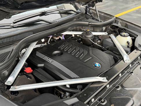 Used 2022 BMW X7 xDrive40i w/ M Sport Package image 10