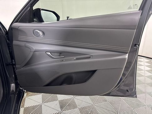 Used 2025 Hyundai Elantra Sport FWD image 25