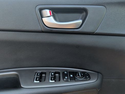 Used 2020 Kia Optima LX image 10