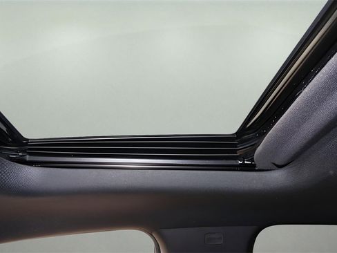 Used 2025 GMC Canyon AT4 w/ Nightfall Edition image 26