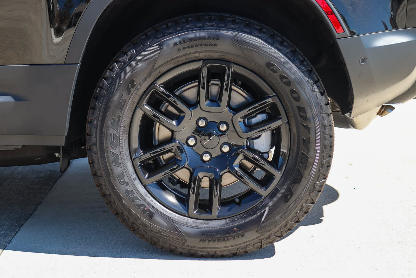 New 2026 Land Rover Defender 110 S AWD/4WD image 6