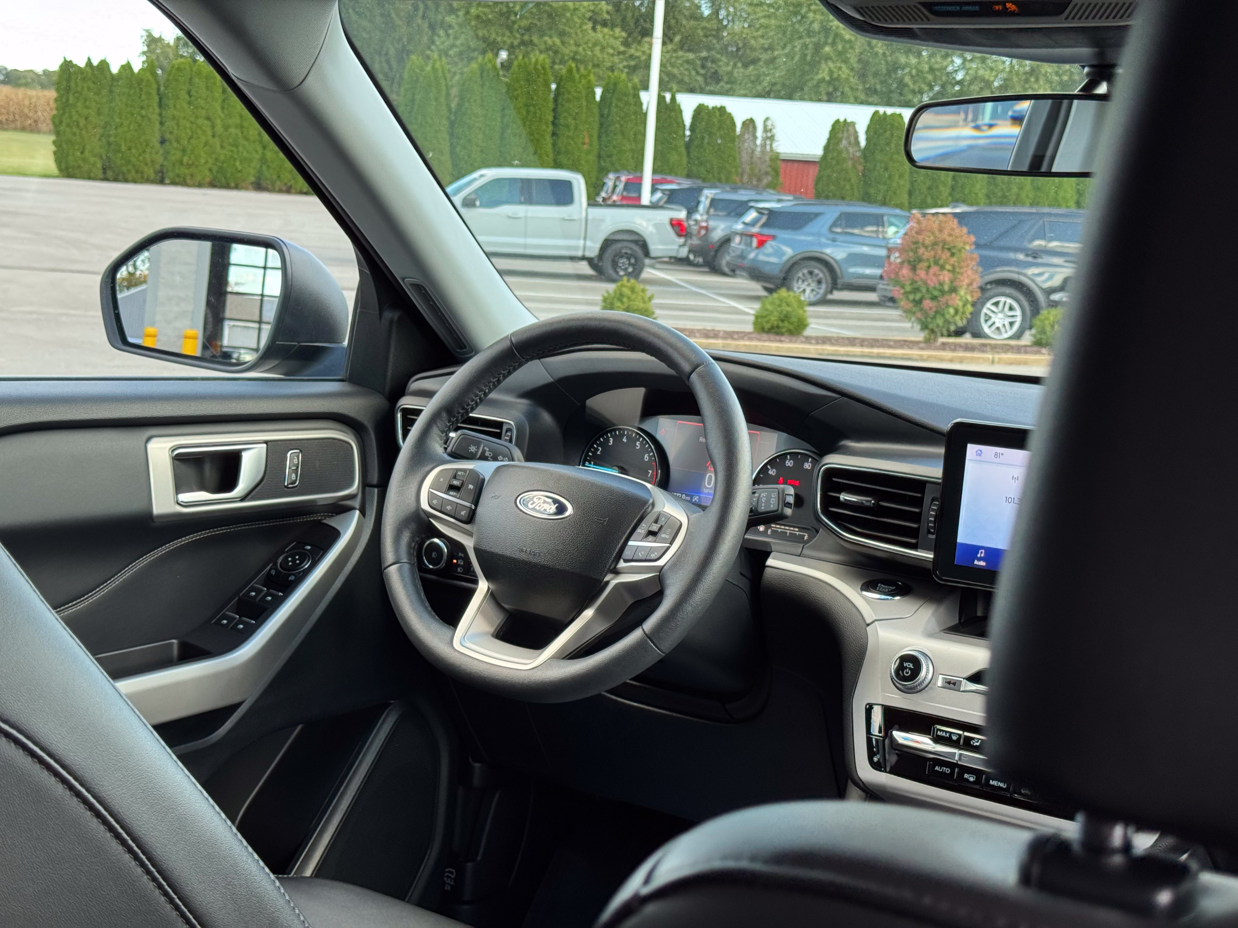 Used 2024 Ford Explorer XLT w/ Equipment Group 202A AWD/4WD image 17