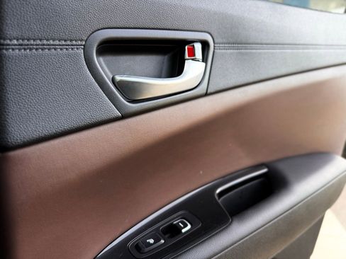 Used 2019 Kia Optima SX image 25