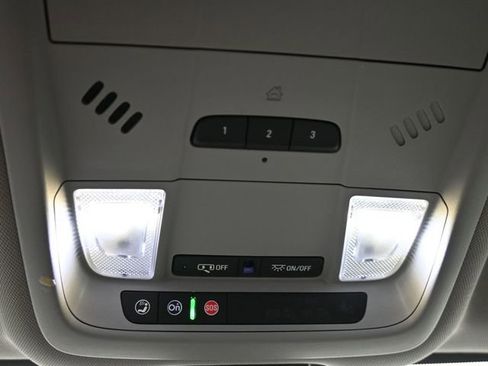 Used 2021 Chevrolet Equinox LT image 37