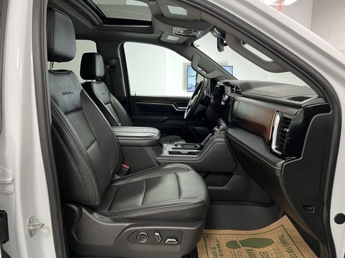 Used 2024 GMC Sierra 3500 Denali image 58