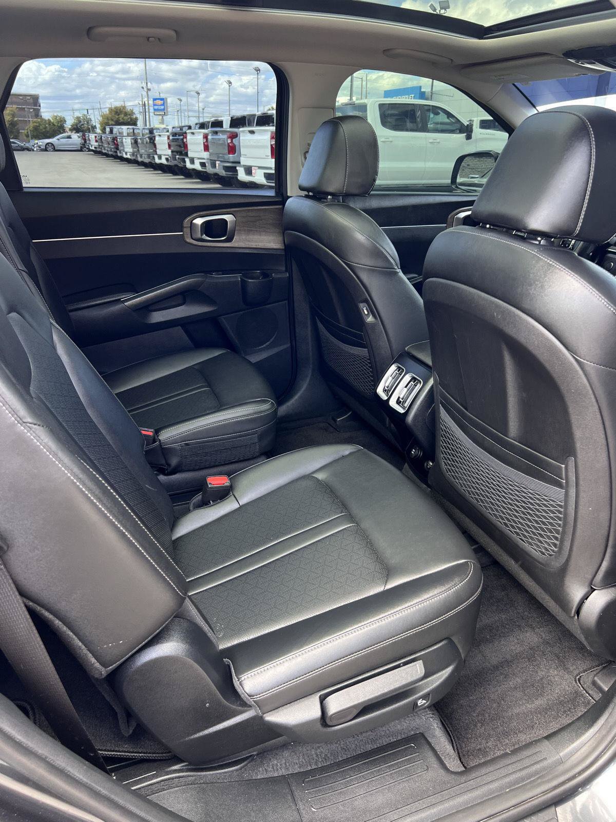 Used 2022 Kia Sorento EX w/ Panoramic Sunroof Package FWD image 25