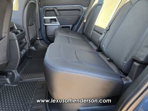 Used 2023 Land Rover Defender 110 SE image 12