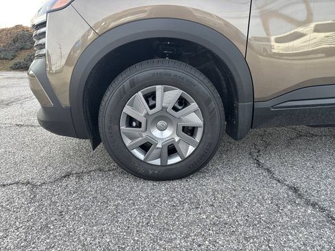 New 2026 Nissan Kicks S image 27