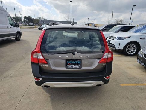 Used 2010 Volvo XC70 T6 image 6