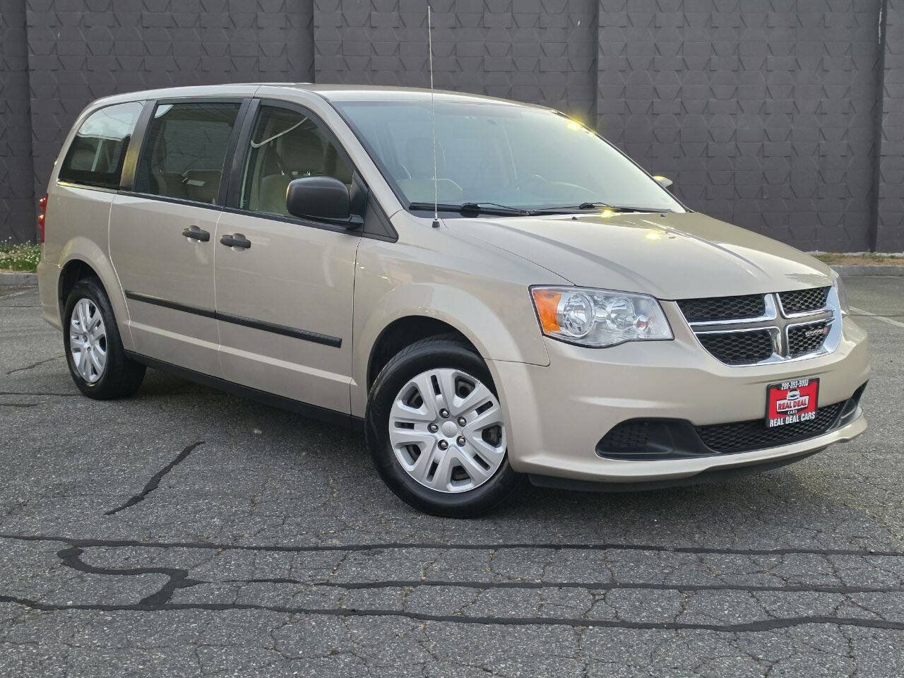 Used 2014 Dodge Grand Caravan American Value Package FWD image 3