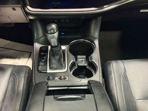 Used 2019 Toyota Highlander Limited image 23