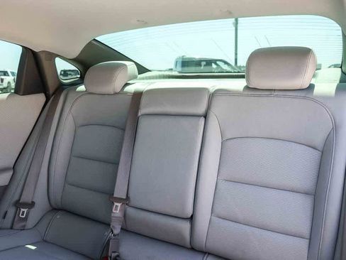Used 2020 Chevrolet Malibu LT FWD image 19