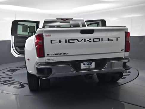 Used 2025 Chevrolet Silverado 3500 LT w/ Safety Package image 25