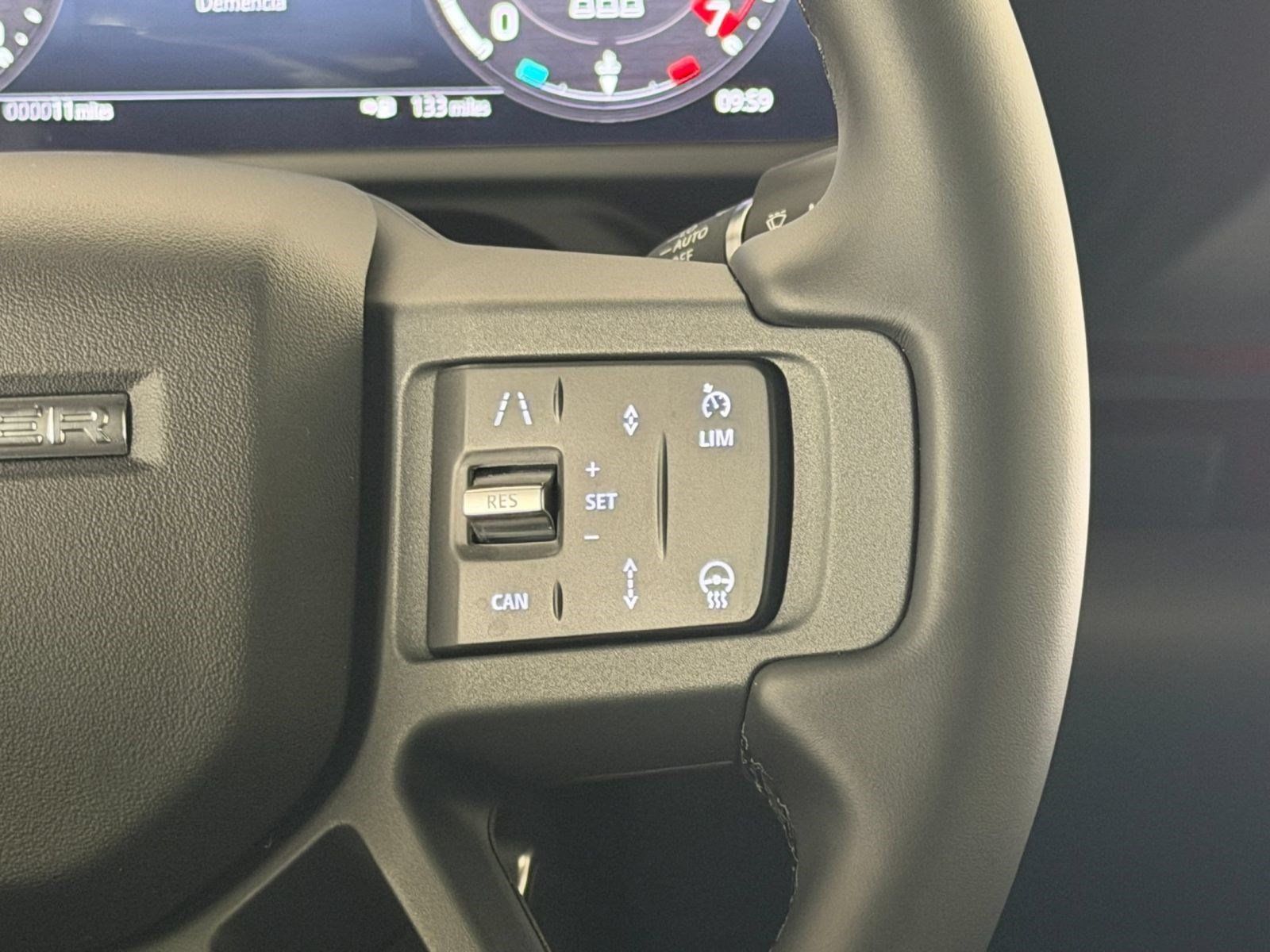 New 2026 Land Rover Defender 110 X-Dynamic SE AWD/4WD image 15
