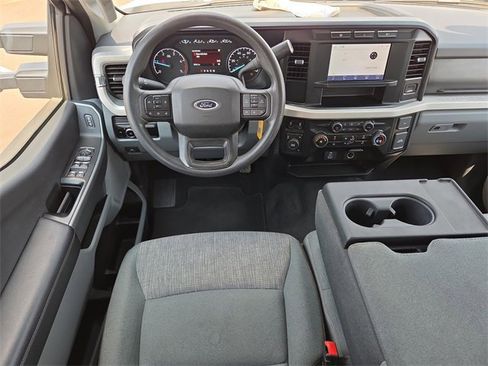 Used 2024 Ford F350 XLT image 11