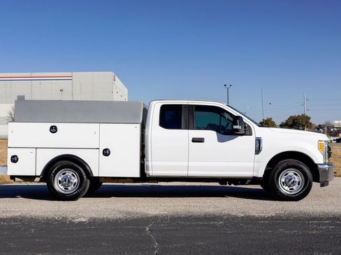 Used 2017 Ford F350 XL image 8
