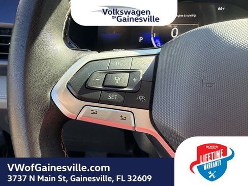 Certified 2024 Volkswagen Taos SE image 22