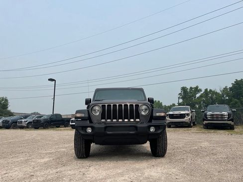 Used 2023 Jeep Wrangler Unlimited Sport AWD/4WD image 4