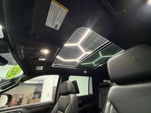 Used 2021 Chevrolet Suburban High Country image 11