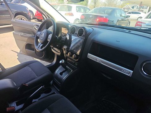 Used 2015 Jeep Compass Sport w/ Power Value Group FWD image 18