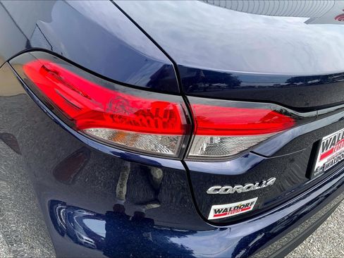 Used 2025 Toyota Corolla LE FWD image 33