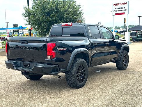 Used 2023 Chevrolet Colorado Trail Boss w/ Technology Package AWD/4WD image 8
