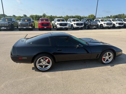 Used 1996 Chevrolet Corvette Coupe RWD image 9
