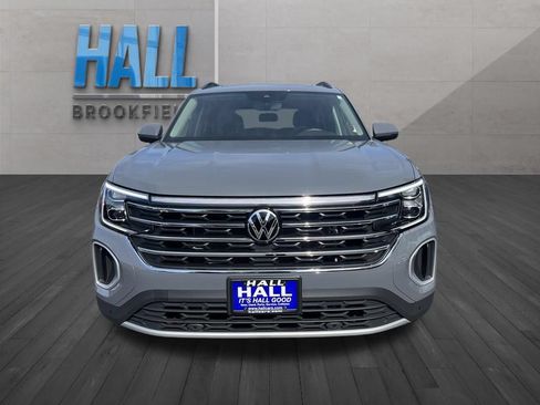 Used 2026 Volkswagen Atlas SE w/ Panoramic Sunroof Package FWD image 9