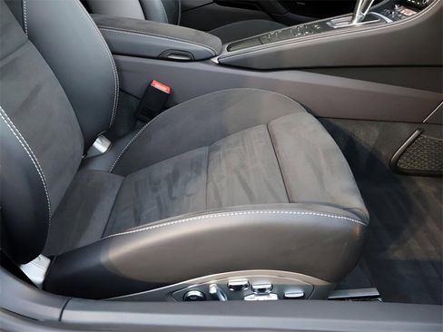 Used 2022 Porsche 718 Cayman GT4 image 11