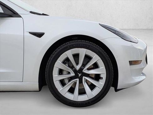 Used 2021 Tesla Model 3 Standard Range Plus image 11