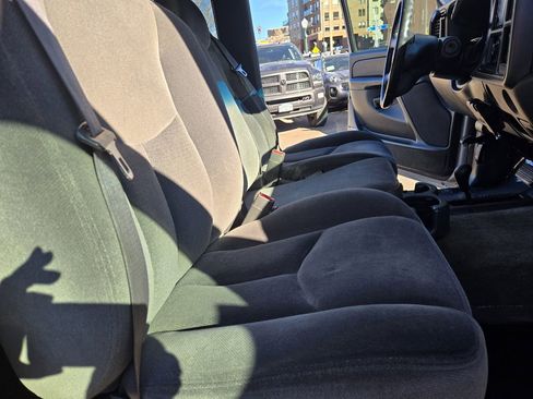 Used 2005 GMC Sierra 2500 SLE w/ Heavy-Duty Power Package image 24