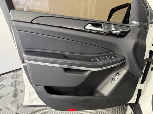 Used 2018 Mercedes-Benz GLS 550 4MATIC image 24