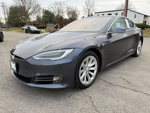 Used 2020 Tesla Model S Long Range Plus image 9