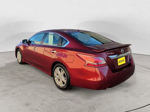Used 2013 Nissan Altima 2.5 SV w/ 2.5SV Convenience Pkg FWD image 3