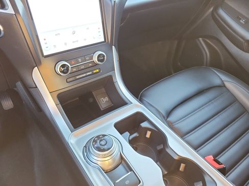 Used 2024 Ford Edge SEL w/ Convenience Package image 32