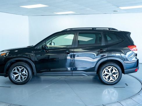 Used 2023 Subaru Forester Premium AWD/4WD image 4