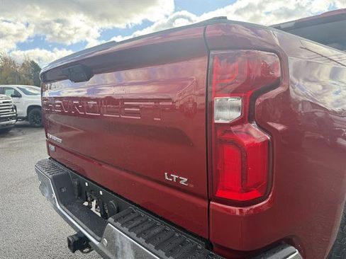Used 2021 Chevrolet Silverado 1500 LTZ w/ Z71 Off-Road Package image 24