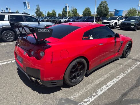 Used 2009 Nissan GT-R Premium AWD/4WD image 3