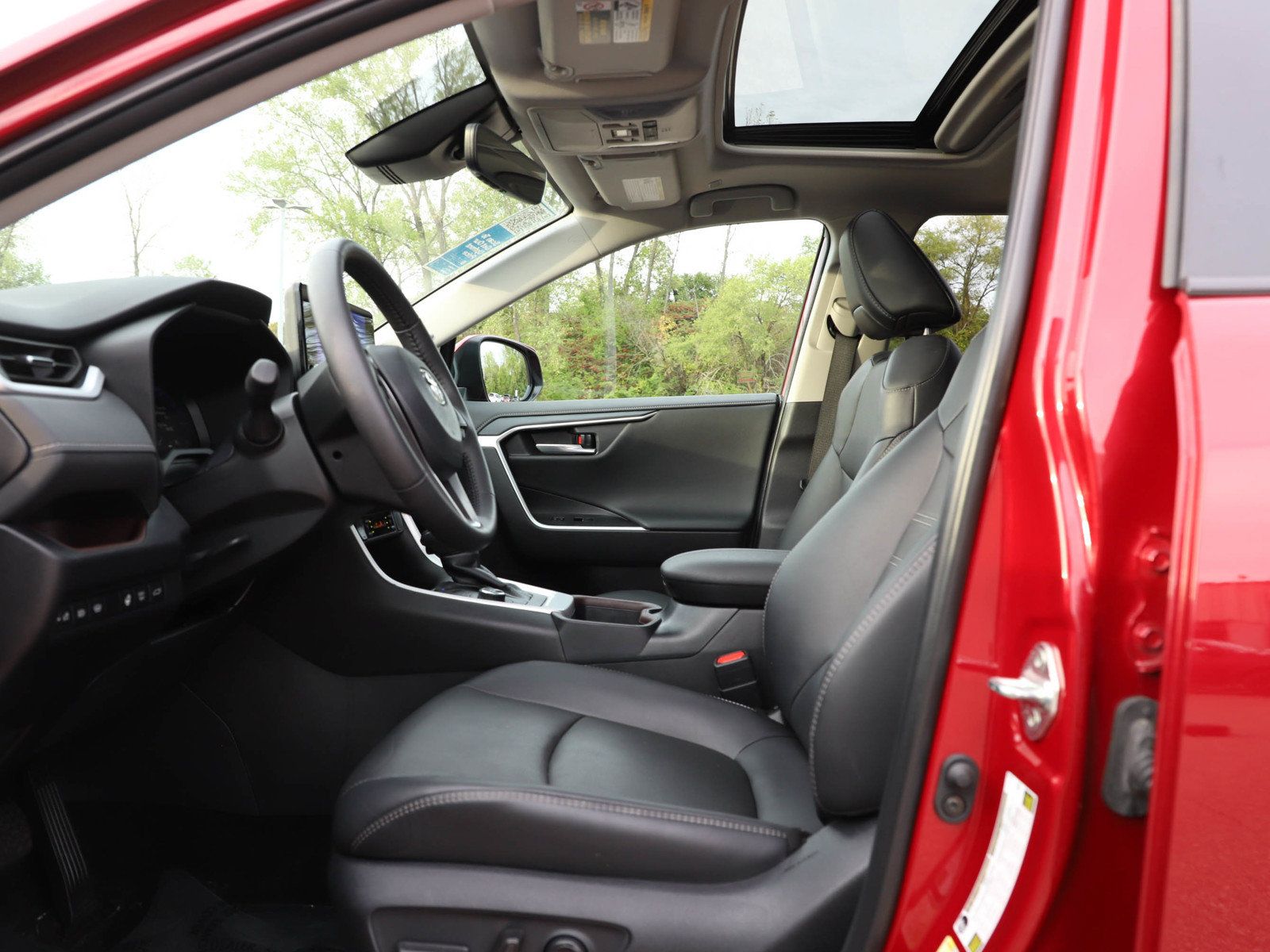 Used 2025 Toyota RAV4 Limited w/ Weather Package AWD/4WD image 24