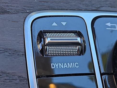 Used 2019 Mercedes-Benz GLC 300 4MATIC image 26