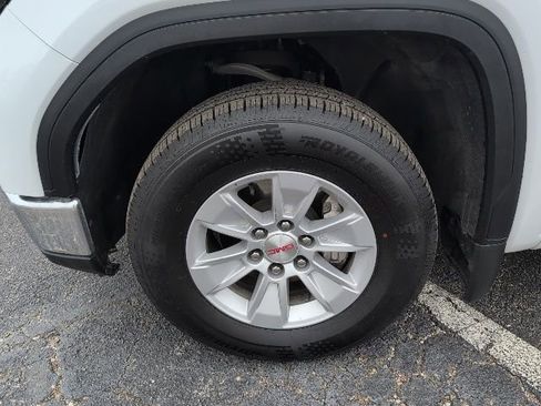 Certified 2024 GMC Sierra 1500 SLE RWD image 3