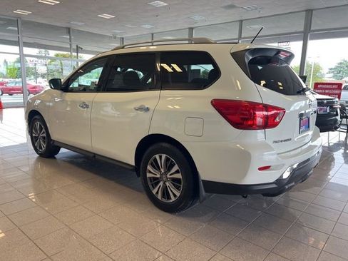 Used 2018 Nissan Pathfinder S FWD image 10