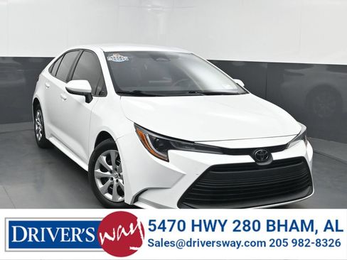 Used 2023 Toyota Corolla LE FWD image 1