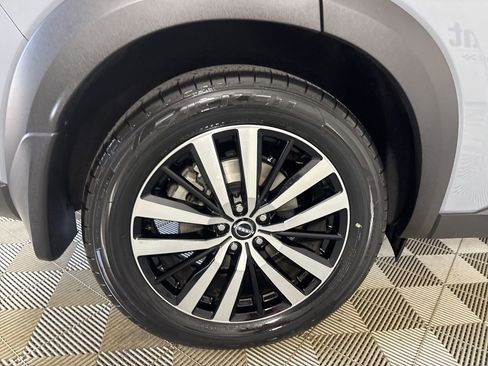Used 2025 Nissan Pathfinder Platinum AWD/4WD image 36