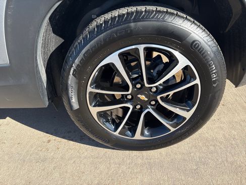 Used 2025 Chevrolet TrailBlazer LT image 11