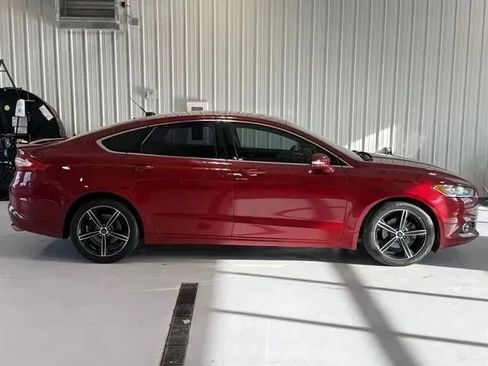 Used 2014 Ford Fusion SE w/ Equipment Group 202A image 2