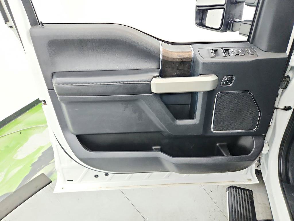 Used 2022 Ford F250 Lariat w/ Lariat Ultimate Package AWD/4WD image 23