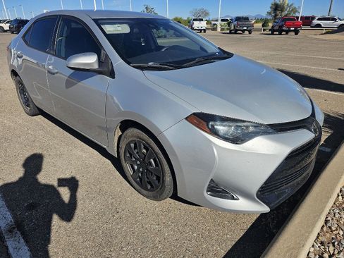 Used 2019 Toyota Corolla LE image 7