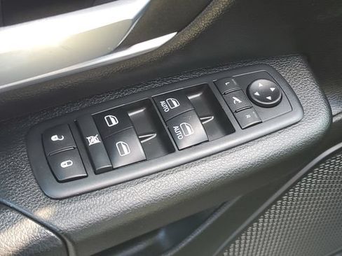 Used 2020 RAM 1500 Big Horn AWD/4WD image 16