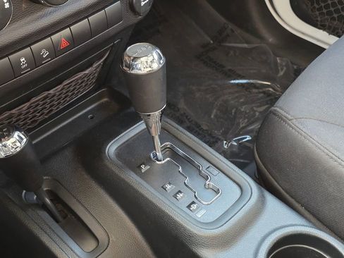 Used 2018 Jeep Wrangler Unlimited Sport S image 35